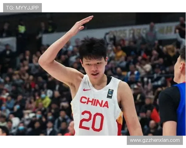 杨瀚森赛前热身展现惊人实力完美对抗后勾手与暴扣三分球全中